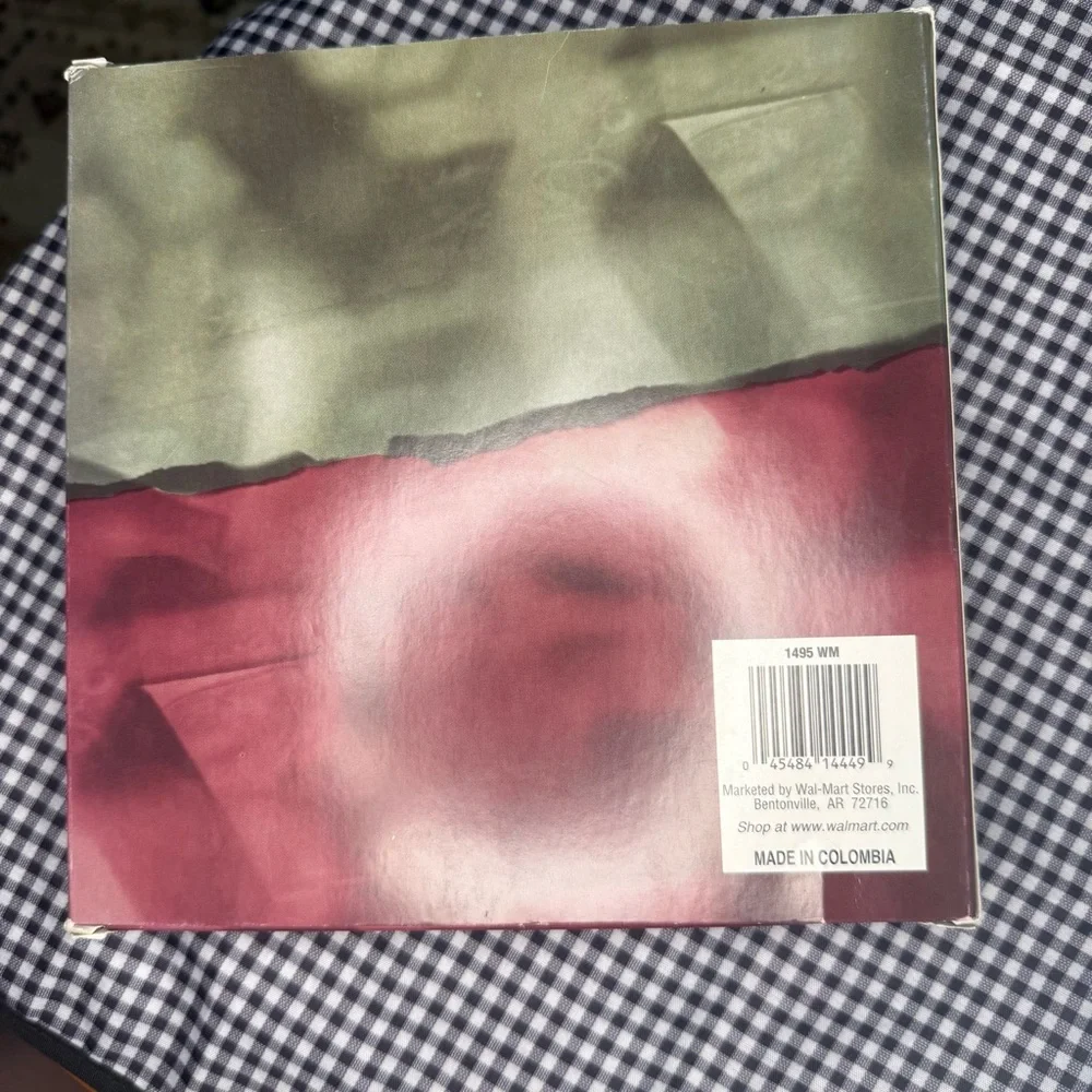 Vtg Christmas Time Red and White Swirl Glass Ornaments - Picture 4 of 5